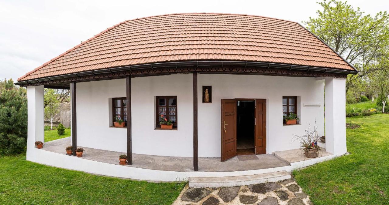 Ubytovanie Na Vcelej Farme Polichno Exteriér fotografie